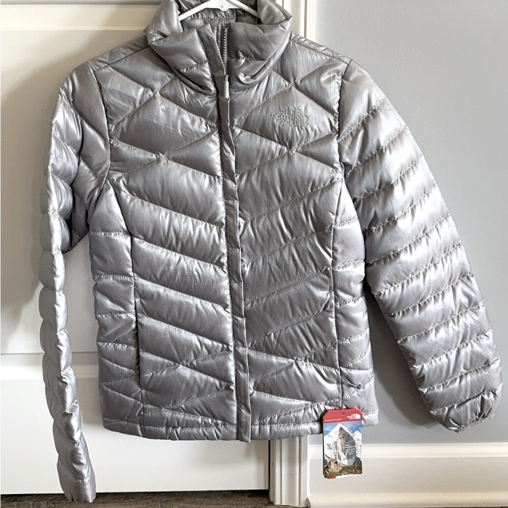 NWT The North Face Women’s Puffer Coat Aconcagua Metallic Silver, Size XS.